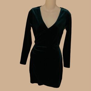 Windsor Deep Green Velvet Long Sleeve Dress